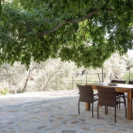 Estaras Villa *